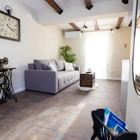 Fe * Малинска