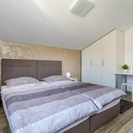 Fe Apartamento Malinska